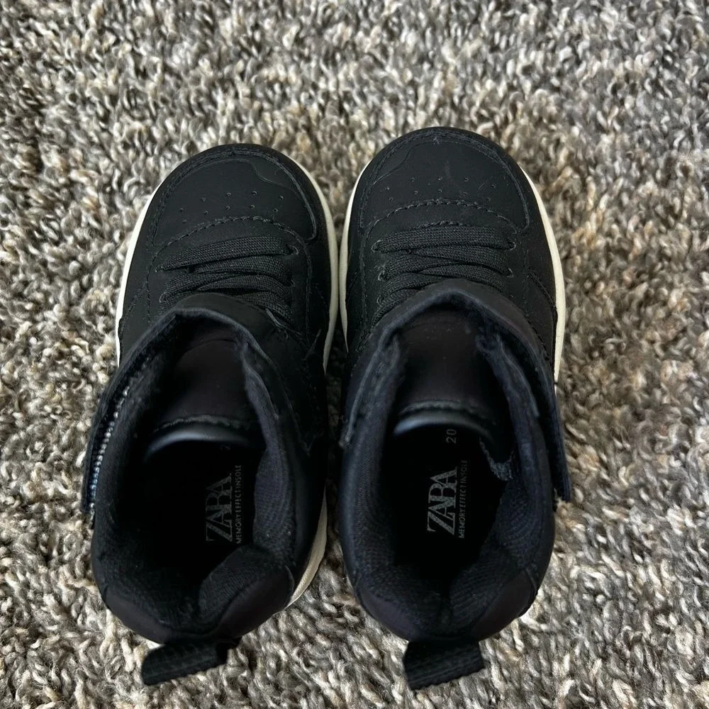 Zara Kids Black Strap No Tie Sneakers Toddler Size US 4.5 / EU 20